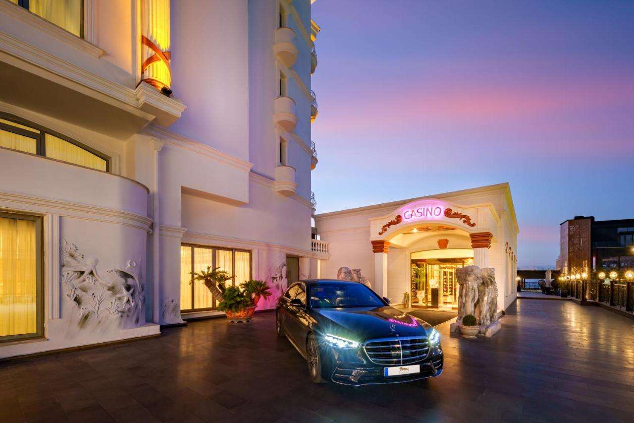 LES AMBASADEURS CASINO